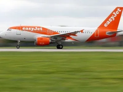 Авіакомпанія EasyJet скасовує низку своїх рейсів