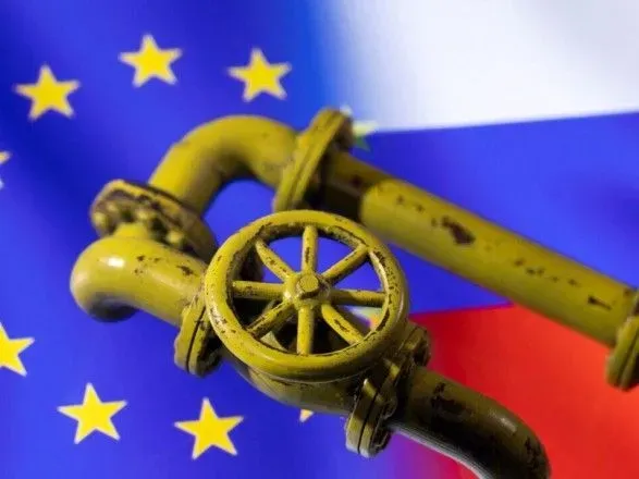 Газ, добрива та нафта: експерт розповів, як працюють санкції ЄС щодо російських компаній