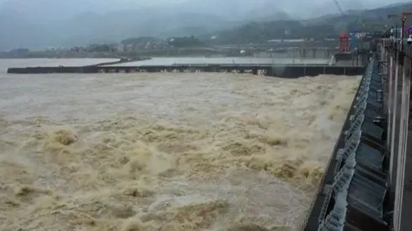 Проливные дожди убили 25 человек на юге Китая