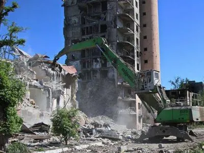 Почти под каждым разрушенным домом в Мариуполе от 50 до 100 убитых, а рашисты сносят их полностью - мэр