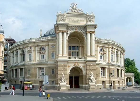 Одесский театр оперы и балета возобновит работу