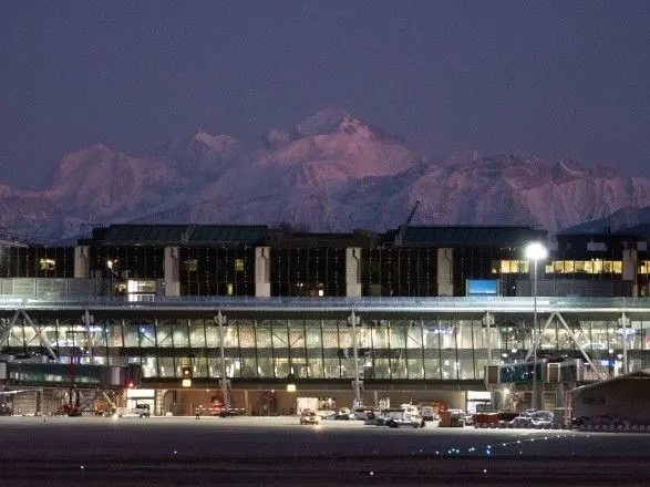 Швейцарии пришлось закрыть воздушное пространство из-за сбоя: полеты уже восстанавливают