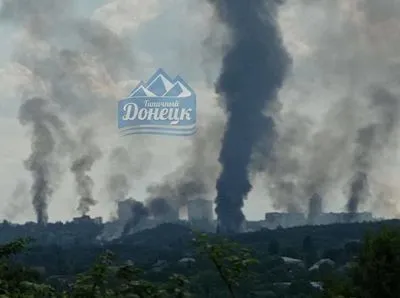 Во временно оккупированном Донецке вспыхнул масштабный пожар: горит военная база российских оккупантов