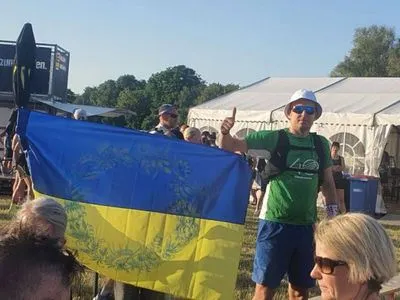 У ФРН стартував ультра-марафон: представник України фінішуватиме зі стягом з гаслами "Маріуполь" та "Азов"