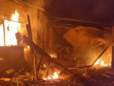 Оккупанты ударили из ствольной артиллерии по Великой Костромке: загорелся частный дом