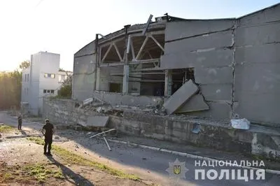 Ракетний удар по Харкову: окупанти зруйнували будівлю метро, є поранений