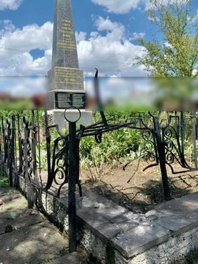 "Прилетело от потомков": оккупанты обстреляли братскую могилу солдат советской армии в Николаеве