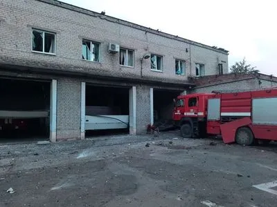 У Костянтинівці під ворожий обстріл потрапила пожежна частина: поранено четверо рятувальників
