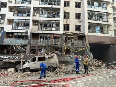 Ракетний удар по житловому будинку в Києві: відомо про п'ятьох поранених – Нацполіція