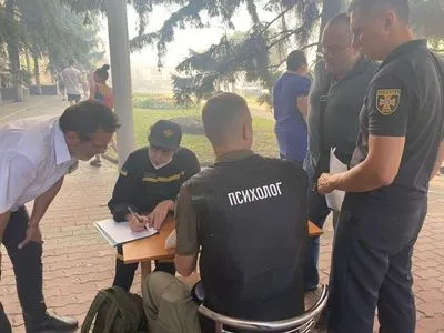 Полиция открыла мобильный пункт в Кременчуге, где можно получить или предоставить информацию о пребывании в ТЦ родственников и знакомых