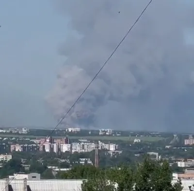 Ранок добрий: на Луганщині спалахнув ворожий склад боєприпасів