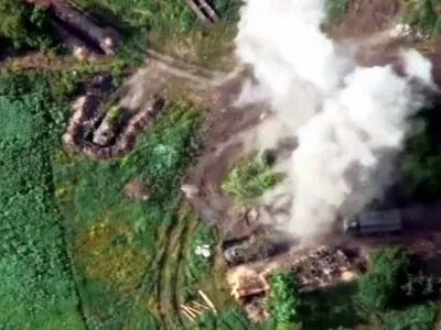 Украинские десантники показали, как уничтожают вражеские грузовики