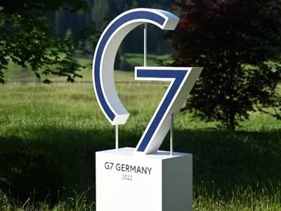Лидеры G7 рассматривают возможность ограничения цен на нефть и газ из рф - Bloomberg