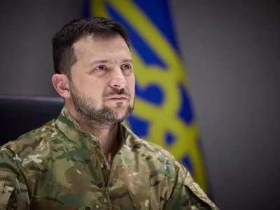 Вогнева перевага окупантів досі дуже відчувається: Зеленський про ситуацію на Донбасі