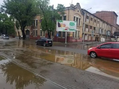 Залповый ливень в Одессе: за полчаса выпало 17 миллиметров осадков