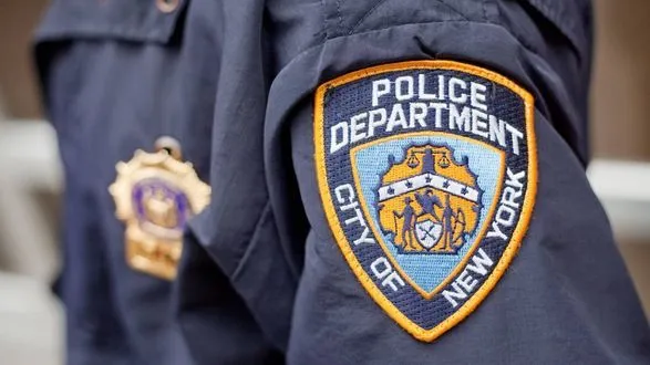 В Нью-Йорке посреди улицы застрелили женщину, которая катила детскую коляску