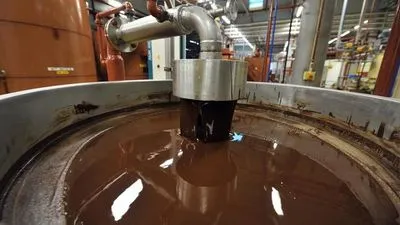 На крупнейшей в мире шоколадной фабрике обнаружена сальмонелла