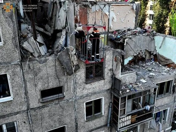 Ракетный удар по жилому дому в Николаеве: количество погибших выросло