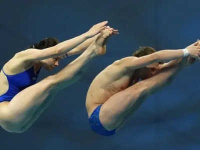 Українські спортсмени виграли медаль в синхронних стрибках у воду