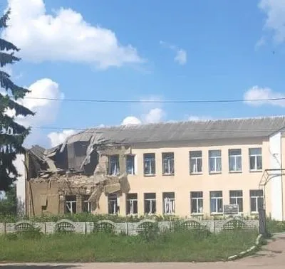 Окупанти вдарили ракетами по Сумщині: пошкоджено школу