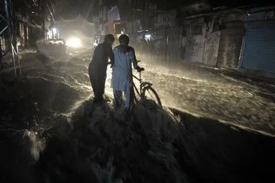 Муссонные дожди накрыли Пакистан: на юго-западе страны погибли 9 человек