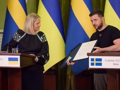 Прем’єр Швеції привезла до Києва лист про визнання Запорозької Січі як незалежної держави