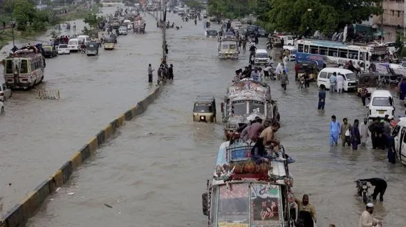 Муссонные дожди унесли жизни 77 человек в Пакистане
