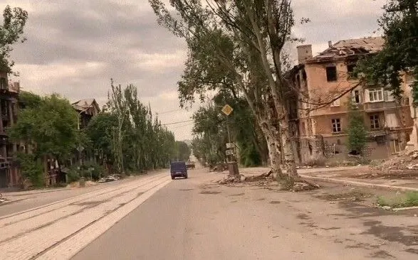 Мертва вулиця, де більше ніхто не живе: Андрющенко показав зруйнований центр Маріуполя