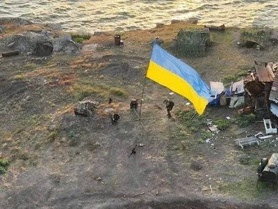 Заявления минобороны рф о гибели украинских воинов, которые устанавливали Флаги Украины на Змеином, не соответствуют действительности - Генштаб