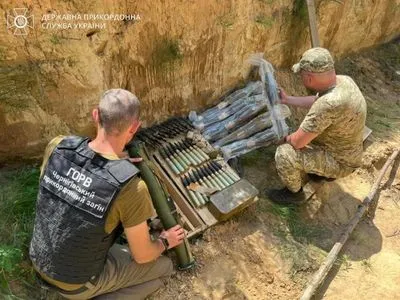 Граната и более 600 патронов: в Черниговской области обнаружили схрон российских оккупантов