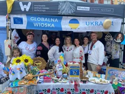 Сбор средств на лечение украинских военных: МХП принял участие в фестивале культур "Globalna wioska"