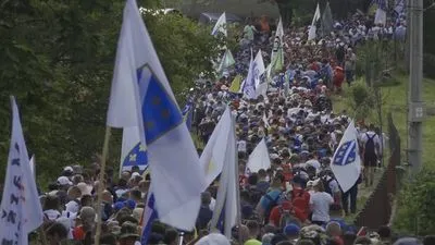 Тысячи людей прошли маршем в Боснии в память о резне в Сребренице