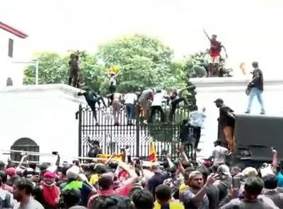 Протестувальники увірвалися до резиденції президента Шрі-Ланки - ЗМІ