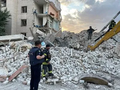 Ракетный удар по жилому дому в Часовом Яру: погибли по меньшей мере 11 человек