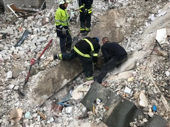 Из под завалов во Временном Яру достали тело ребенка: количество погибших 33