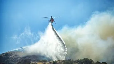Вертоліт для гасіння пожежі на грецькому острові Самос впав у море