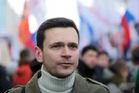Звинувачують у поширенні фейків про армію: у росії суд арештував опозиціонера Іллю Яшина на два місяці