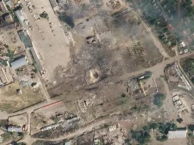 Последствия удара ВСУ: спутник зафиксировал воронку на месте вражеского склада в Новой Каховке