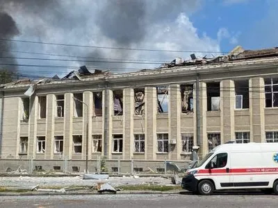 Ракетний удар по Вінниці: повідомляється про 30 поранених та 12 загиблих