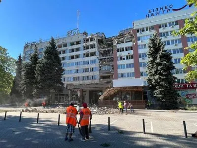 Массированный ракетный обстрел Николаева: мэр показал поврежденный отель
