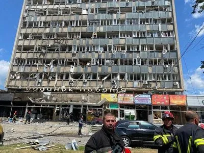 В результате ракетных ударов по центру Винницы повреждено более полусотни зданий и 40 автомобилей - ГСЧС