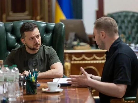 Зеленський обговорив з Монастирським запровадження Єдиного реєстру зброї