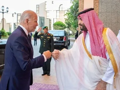 Байден умовив принца Саудівська Аравія збільшити видобуток нафти
