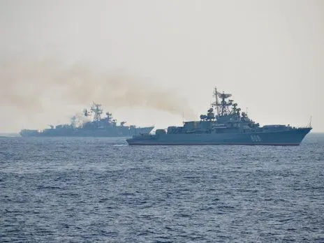 В Черном море "на страже" находятся 2 ракетоносителя и 4 десантных корабля рф – ОК "Юг"