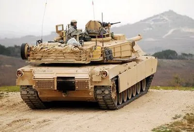 Польща отримала першу партію танків Abrams "для стримування агресора в екстреному випадку"