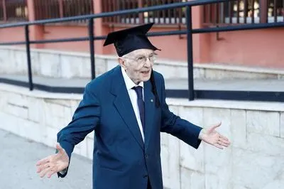 Самый старый студент Италии окончил университет в возрасте 98 лет