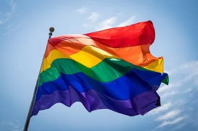 Палата представителей США одобрила закон о защите однополых и межрасовых браков