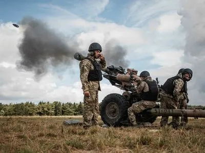 Учения ВСУ в Великобритании: Генштаб показал фото с артиллерийской подготовки