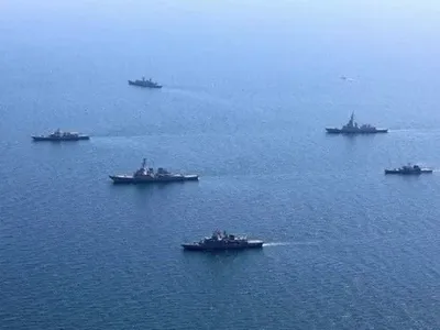 В Черном море корабельная группировка маневрирует неподалеку от мыса Тарханкут в направлении Анапы