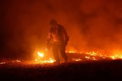 Волна жары в США: лесные пожары бушуют в Калифорнии